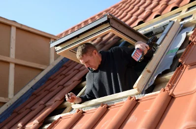 Pose de fenêtres de toit Velux à Frise
